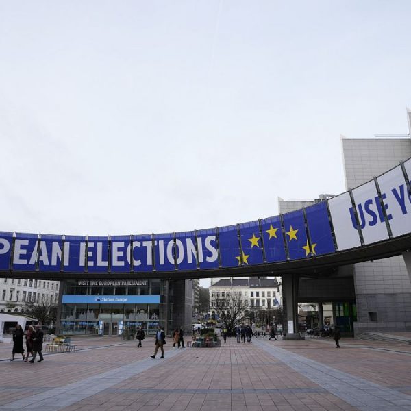 Avrupa'nın geleceğini belirleyecek seçimleri Euronews'te izleyin