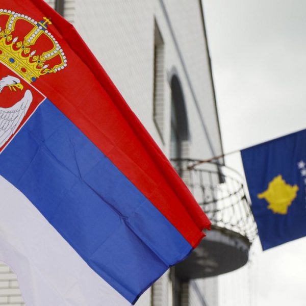 AB, Sırbistan'a Kosova ile ilişkileri normalleştirmesi için 'ültimatom' verdi