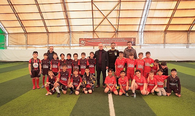Nevşehir Belediyesi'nin düzenlediği 3'üncü okullar arası okullar arası futbol turnuvası 23 Nisan'da sentetik çim sahada başladı – SPORT