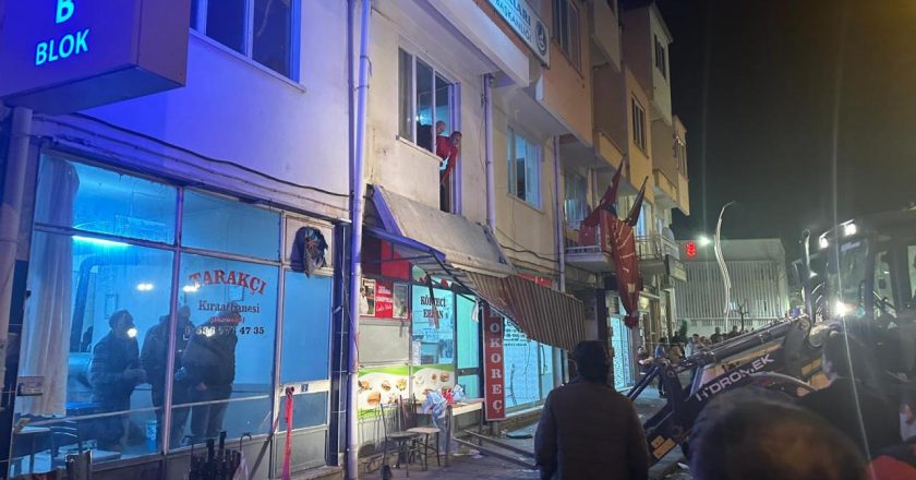 Denizli Tavas'ta CHP binasının balkonu çöktü: 18 yaralı