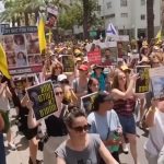 İsrailli rehinelerin anneleri Tel Aviv'de protesto düzenledi