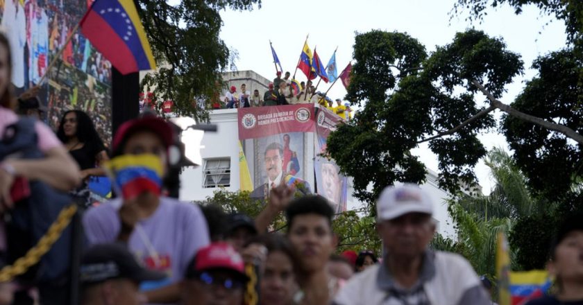 Maduro, WhatsApp'ı telefonundan sildi ve X'i 10 gün süreyle yasakladı