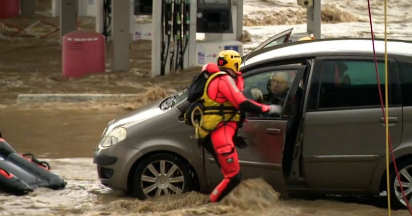 Video. Fransa’nın güneyinde şiddetli yağış su baskınlarına neden oldu